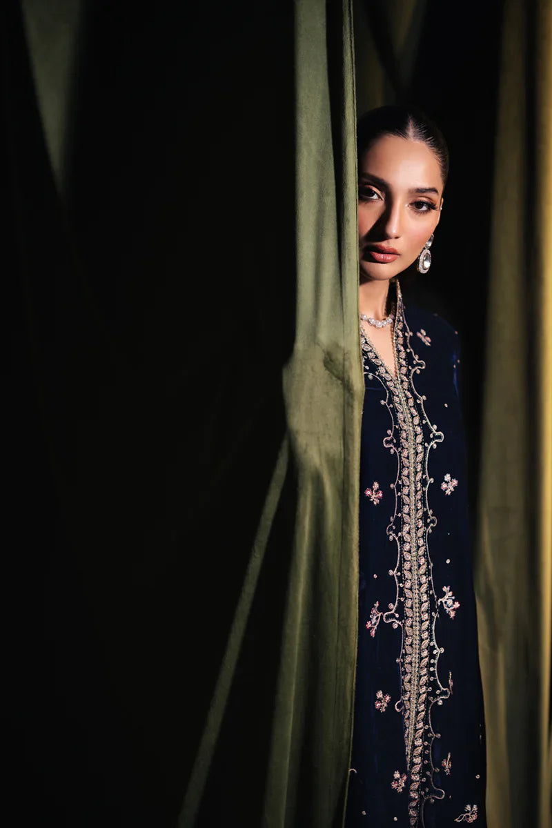 03-Piece Velvet Suit With Organza Dupatta | Ready To Wear